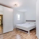 3 Bedroom Stunning In Vikendica *