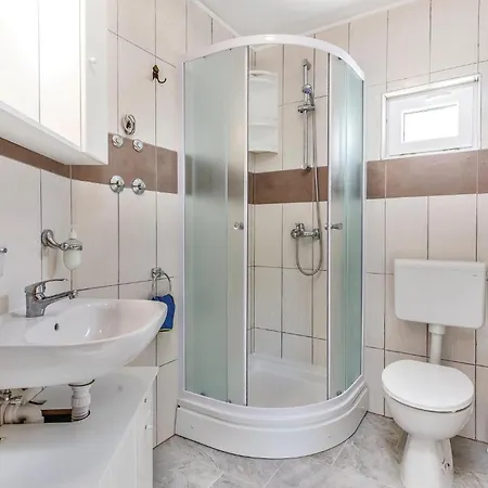 3 Bedroom Stunning In Holiday home Bribir (Primorje-Gorski Kotar)