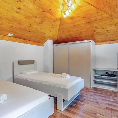 Dom wakacyjny 3 Bedroom Stunning In Bribir (Primorje-Gorski Kotar)