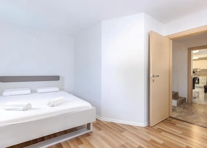 3 Bedroom Stunning In Bribir (Primorje-Gorski Kotar)