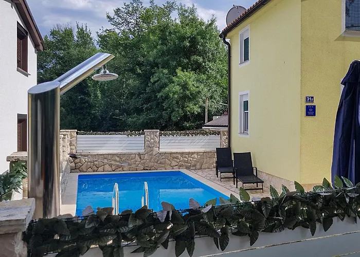 3 Bedroom Stunning In *