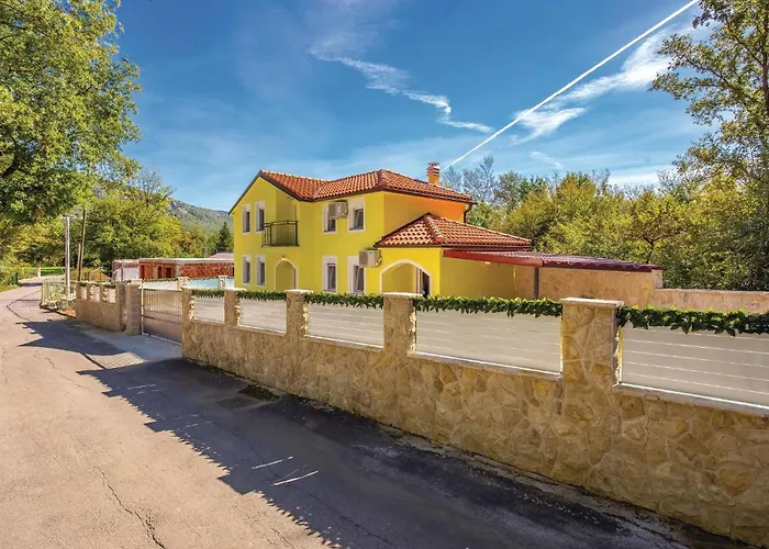 3 Bedroom Stunning In *