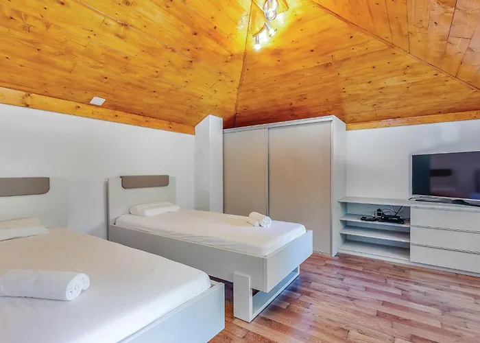Dom wakacyjny 3 Bedroom Stunning In Bribir (Primorje-Gorski Kotar)